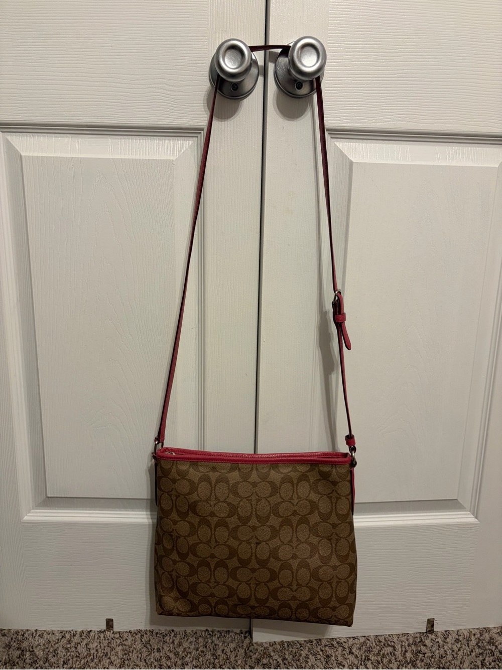 Coach Signature file crossbody Bag in Brown with Pink Trim - Picture 2 of 6